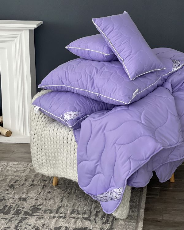 Подушка 70х70 см  Floral Lavander Холлофайбер